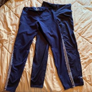 Lot of 2 Old Navy Active workout leggings M Navy